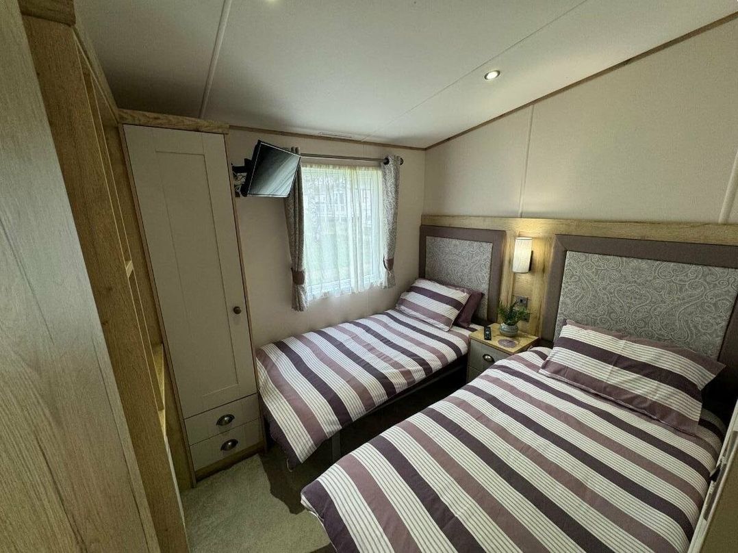 Hopton Holiday Village - Holiday Accommodation 6338