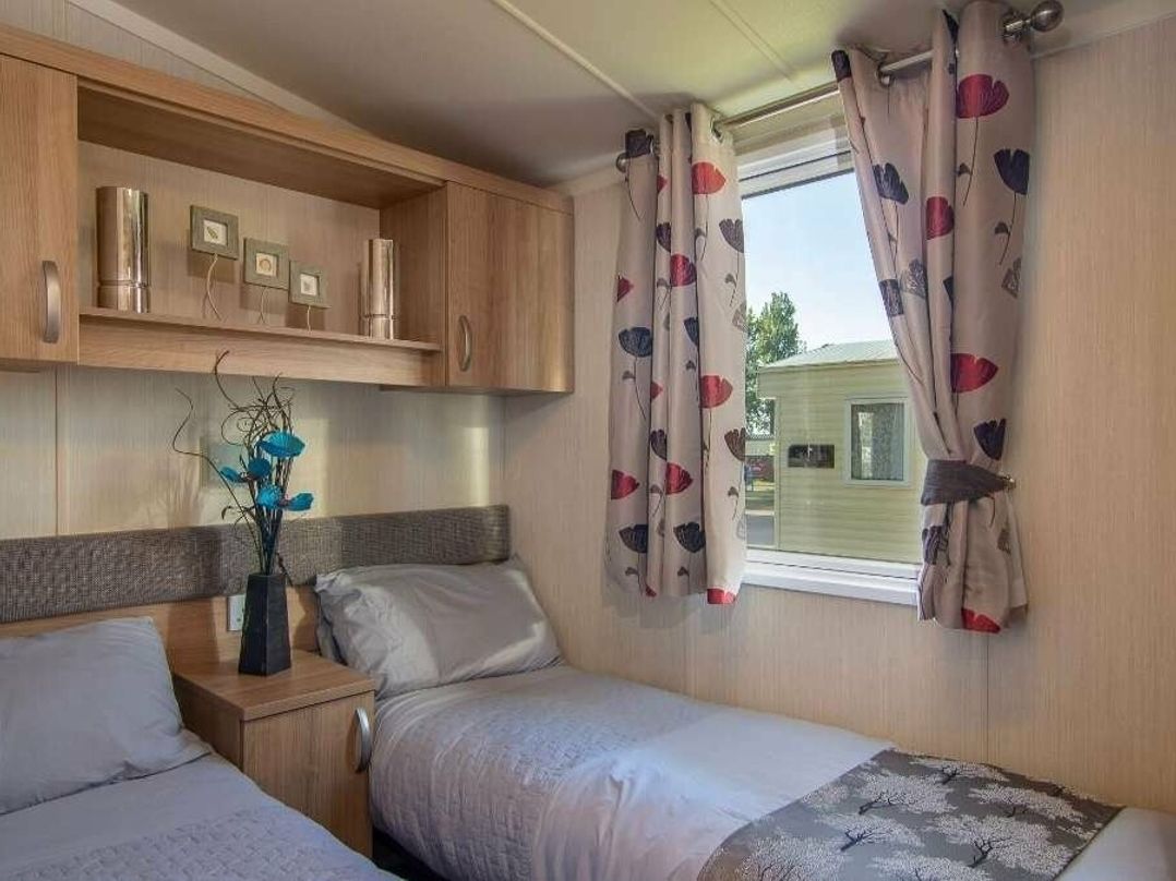 Marton Mere Holiday Village - Holiday Accommodation 10020
