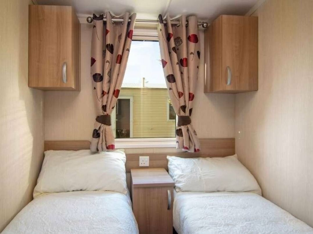Marton Mere Holiday Village - Holiday Accommodation 10020