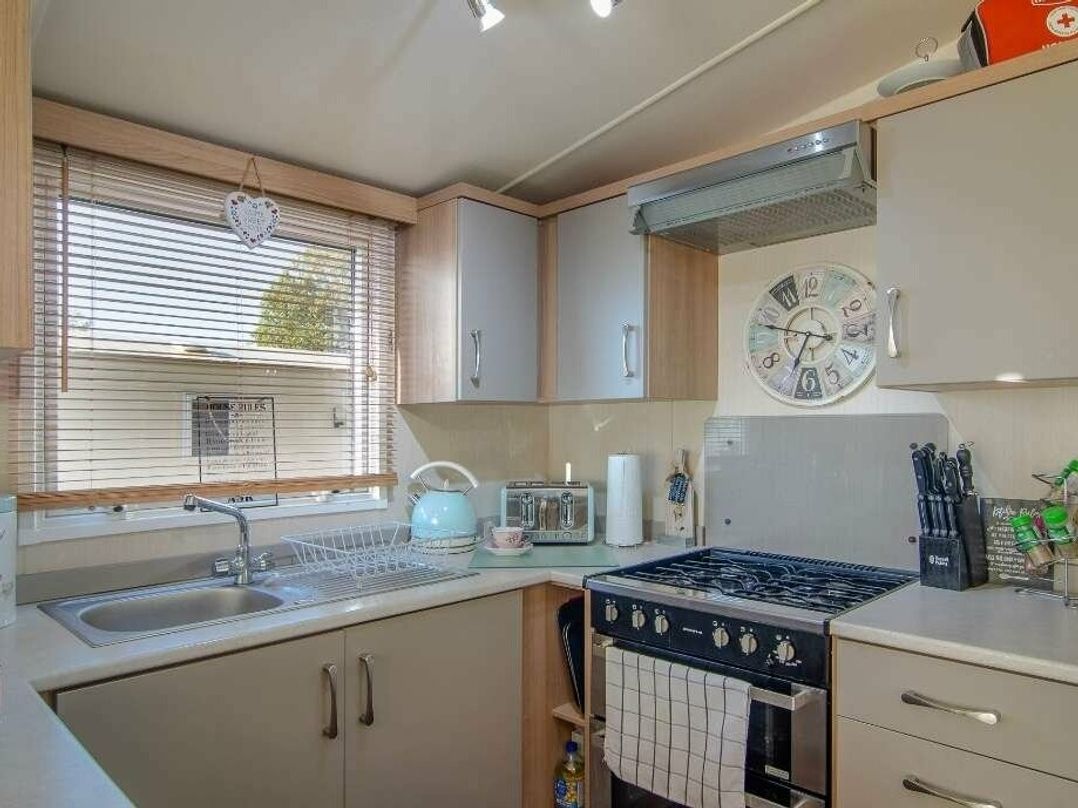 Marton Mere Holiday Village - Holiday Accommodation 10020