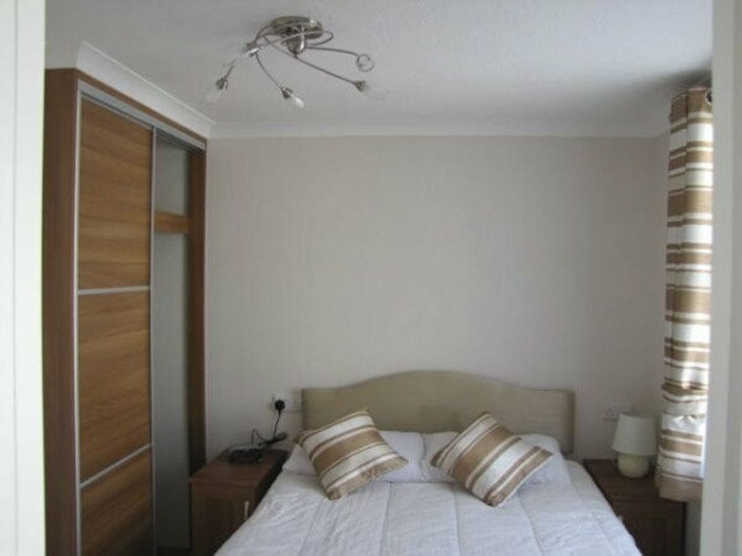 Waterside, Paignton - Holiday Accommodation 1054
