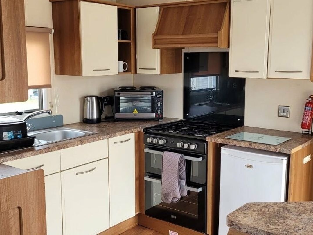 Golden Gate Holiday Centre - Holiday Accommodation 10581