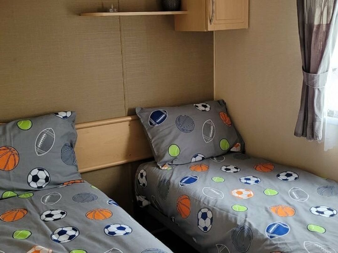 Golden Gate Holiday Centre - Holiday Accommodation 10581