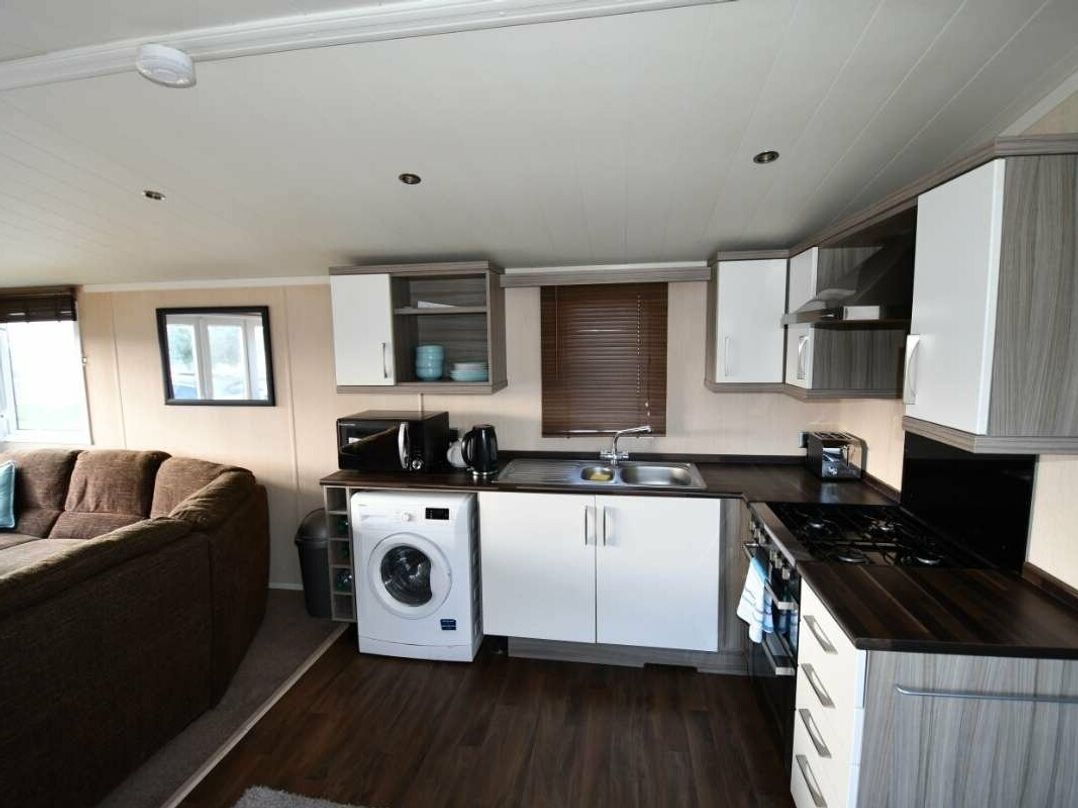 Hayling Island Holiday Park - Meadow Bay Villages - Holiday Accommodation 10645