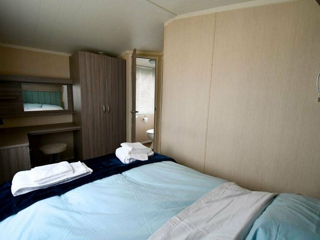 Hayling Island Holiday Park - Meadow Bay Villages - Holiday Accommodation 10645