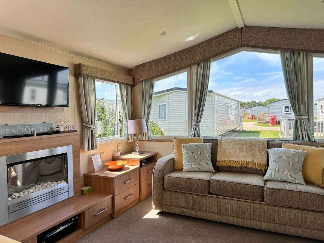 Pinewoods Holiday Park - Holiday Accommodation 10664
