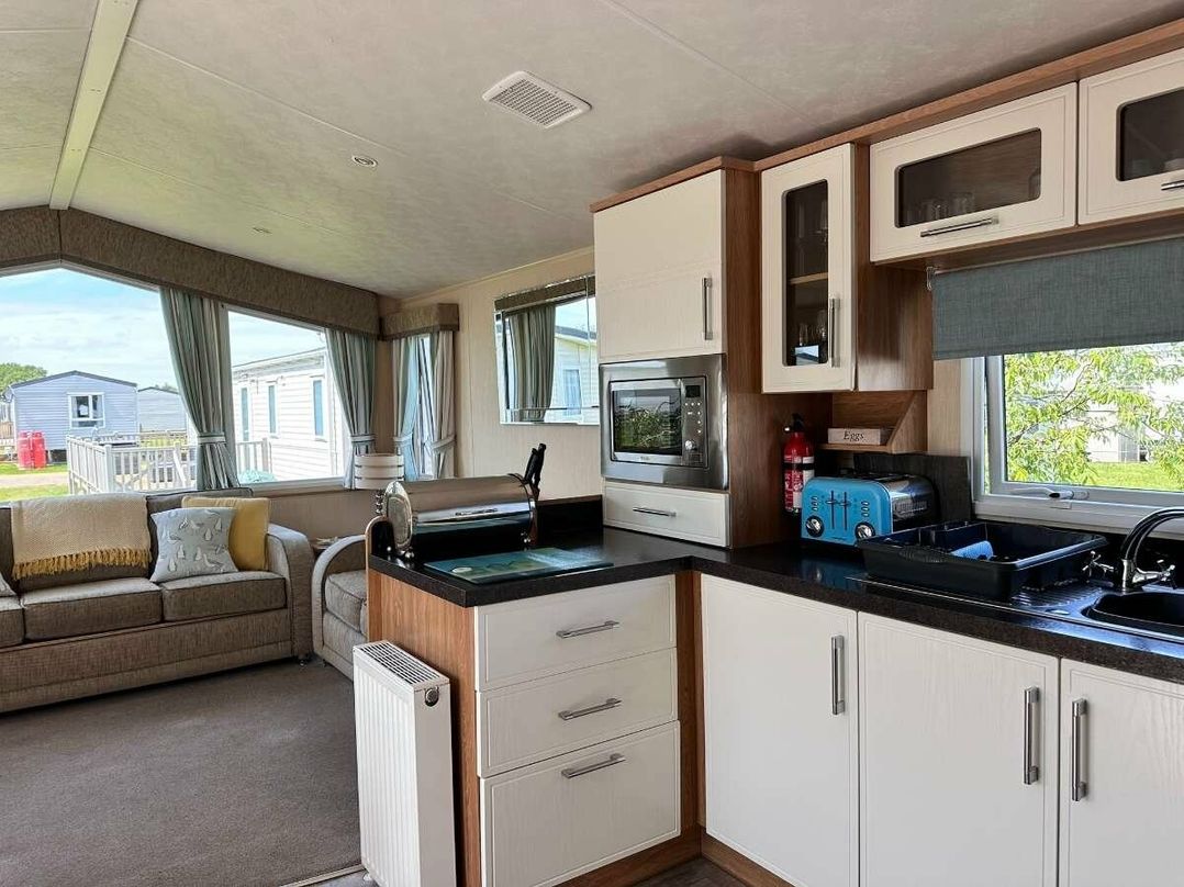 Pinewoods Holiday Park - Holiday Accommodation 10664