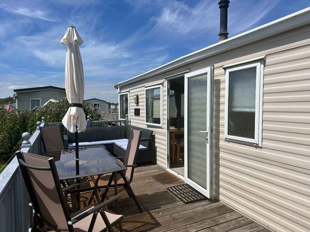 Pinewoods Holiday Park - Holiday Accommodation 10664