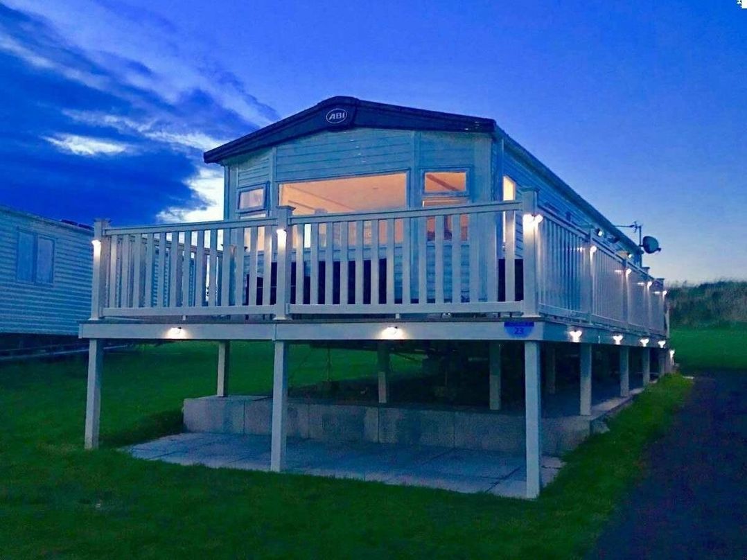 Blue Dolphin Holiday Park - Holiday Accommodation 10737