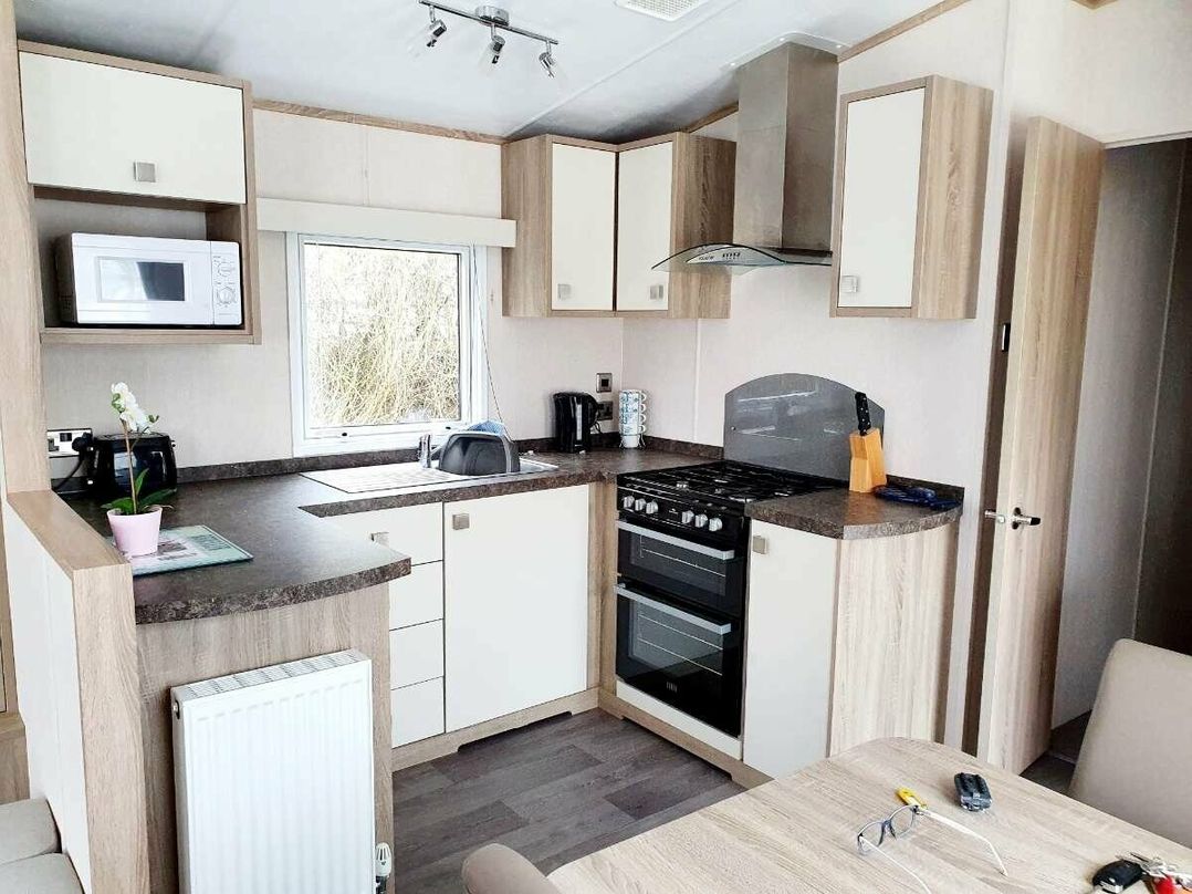 Shorefield Country Park - Holiday Accommodation 10821