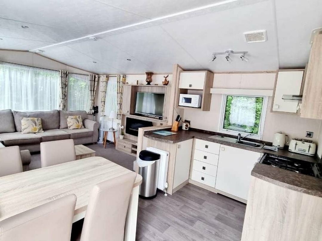 Shorefield Country Park - Holiday Accommodation 10821