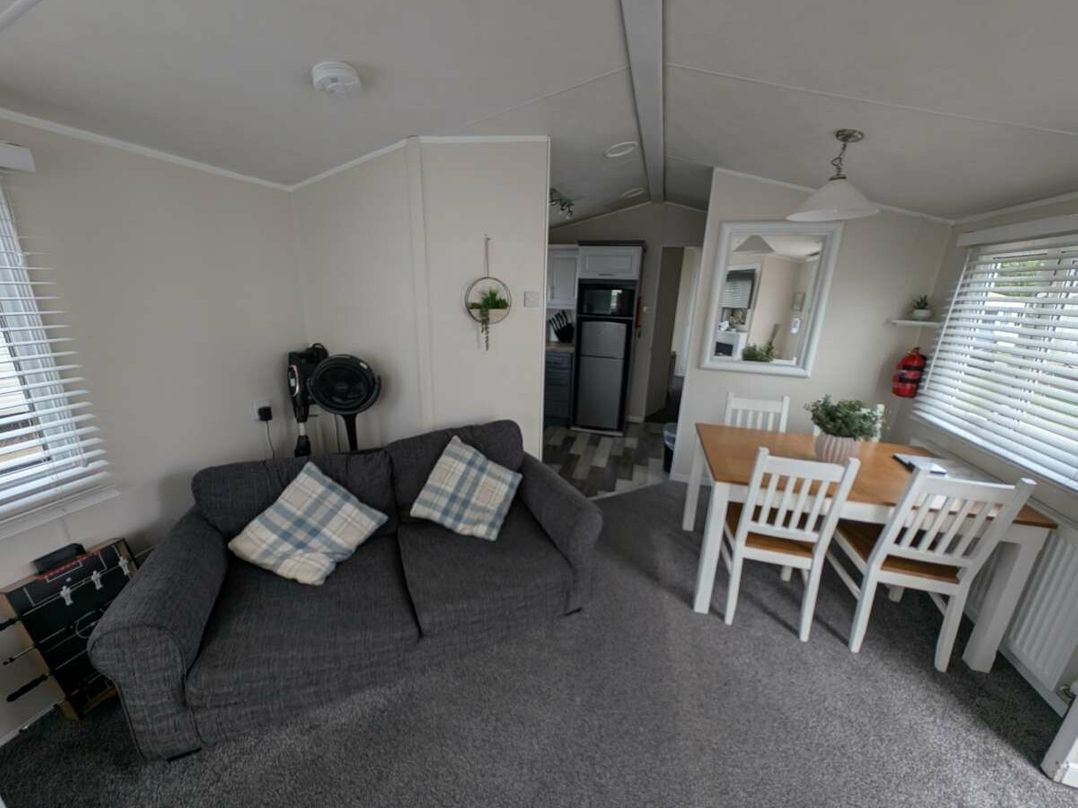 Marton Mere Holiday Village - Holiday Accommodation 10882