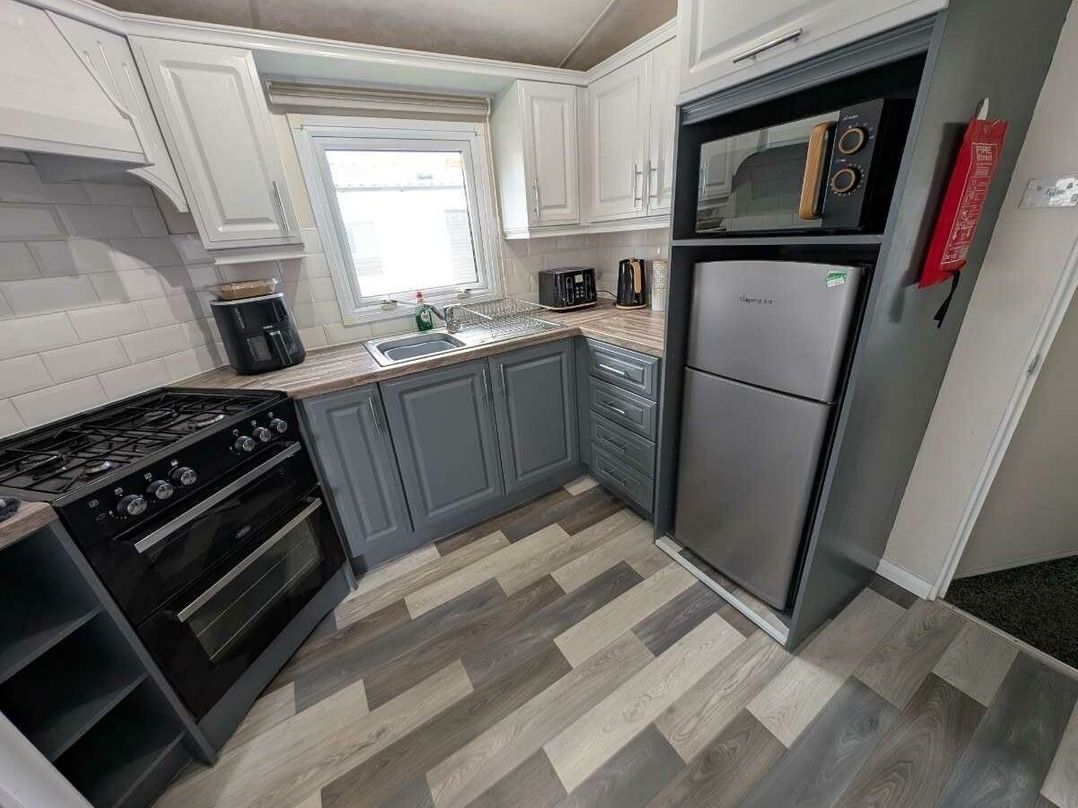 Marton Mere Holiday Village - Holiday Accommodation 10882