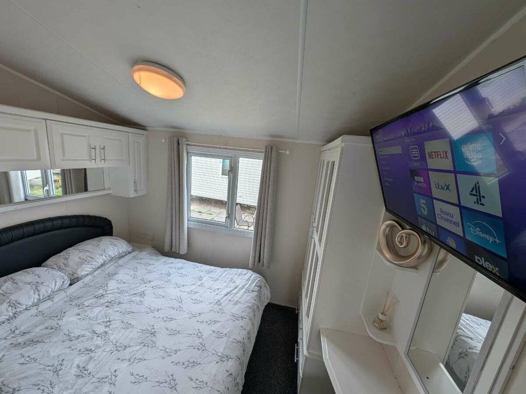 Marton Mere Holiday Village - Holiday Accommodation 10882