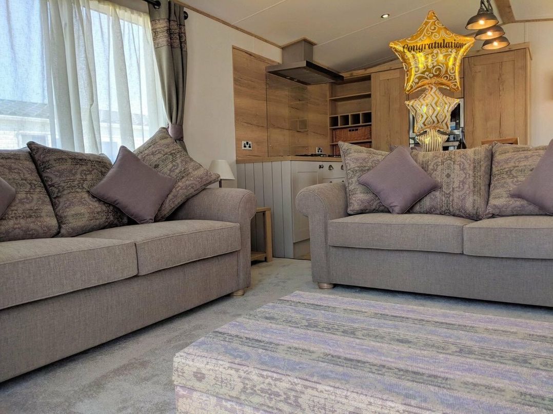 Marton Mere Holiday Village - Holiday Accommodation 11190