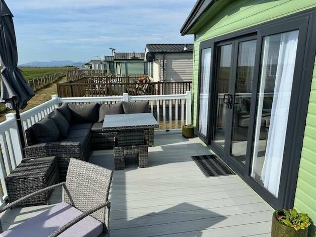 Dyffryn Seaside Estate - Holiday Accommodation 11228