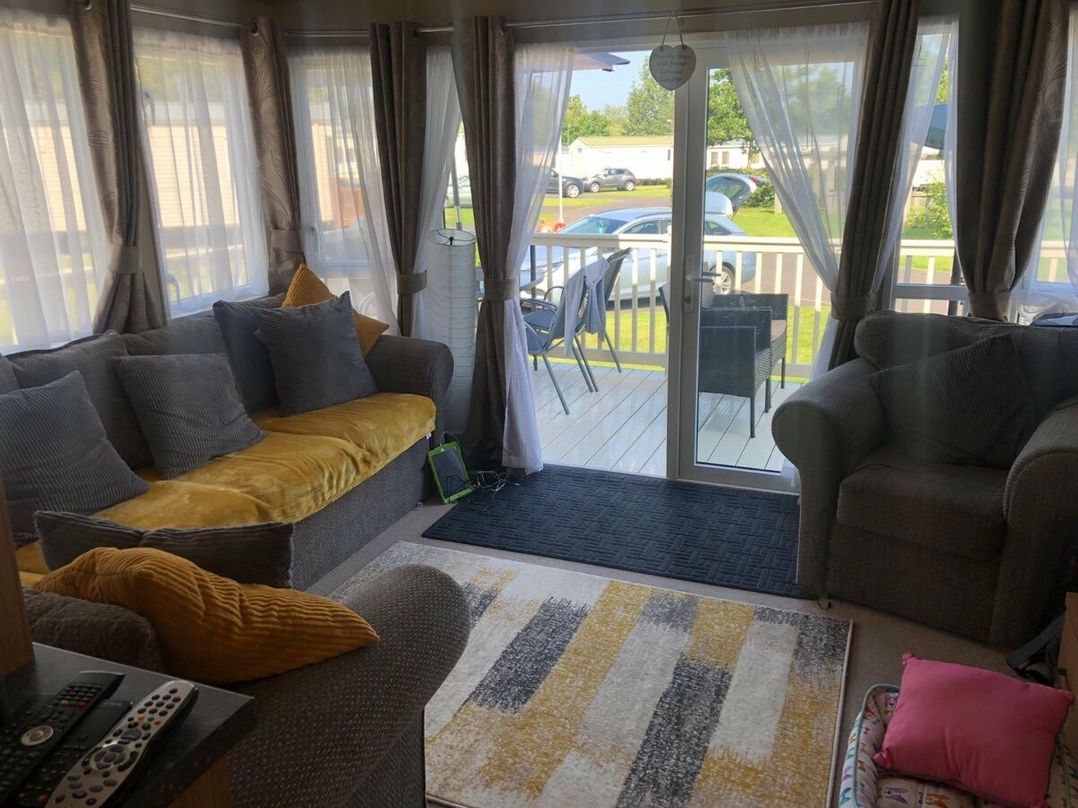 Marton Mere Holiday Village - Holiday Accommodation 11240