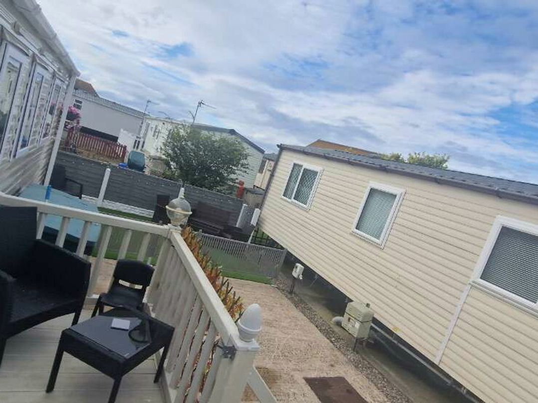 Golden Gate Holiday Centre - Holiday Accommodation 11250