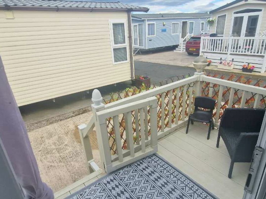 Golden Gate Holiday Centre - Holiday Accommodation 11250