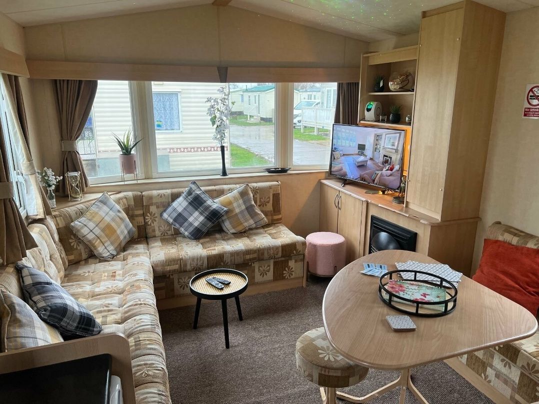 Happy Days Holiday Homes - Holiday Accommodation 11570