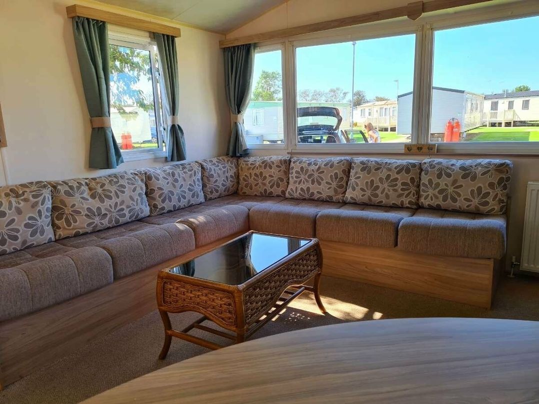 Golden Sands - Holiday Accommodation 11579