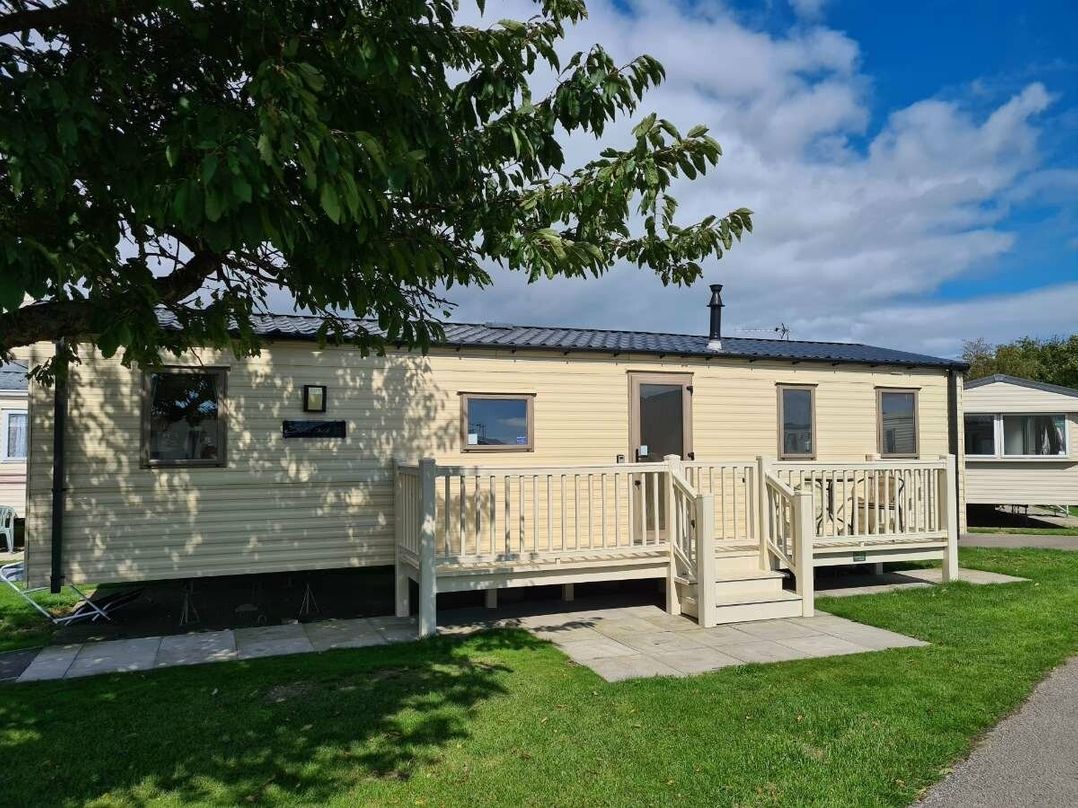 Golden Sands - Holiday Accommodation 11579