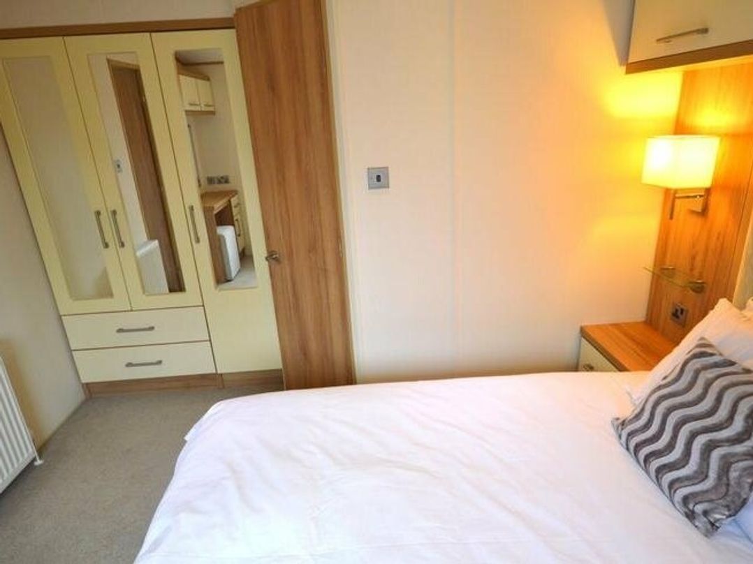 New Beach Holiday Park - Holiday Accommodation 12143