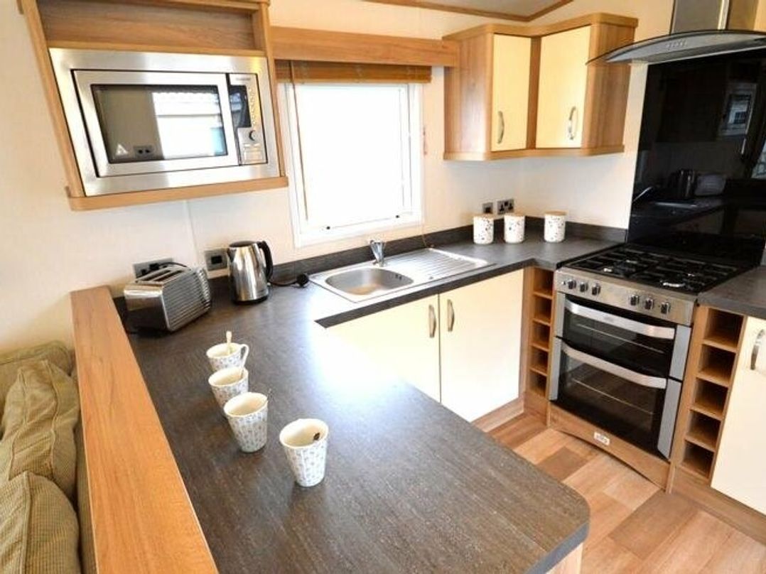 New Beach Holiday Park - Holiday Accommodation 12143