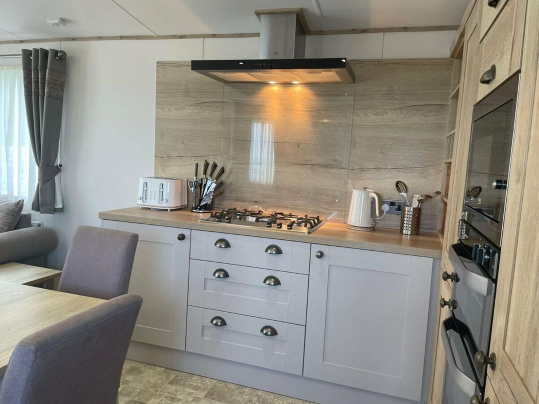 Pendine Sands - Holiday Accommodation 12302