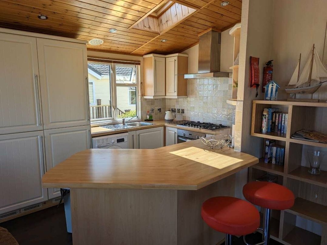 Waterside, Paignton - Holiday Accommodation 12473