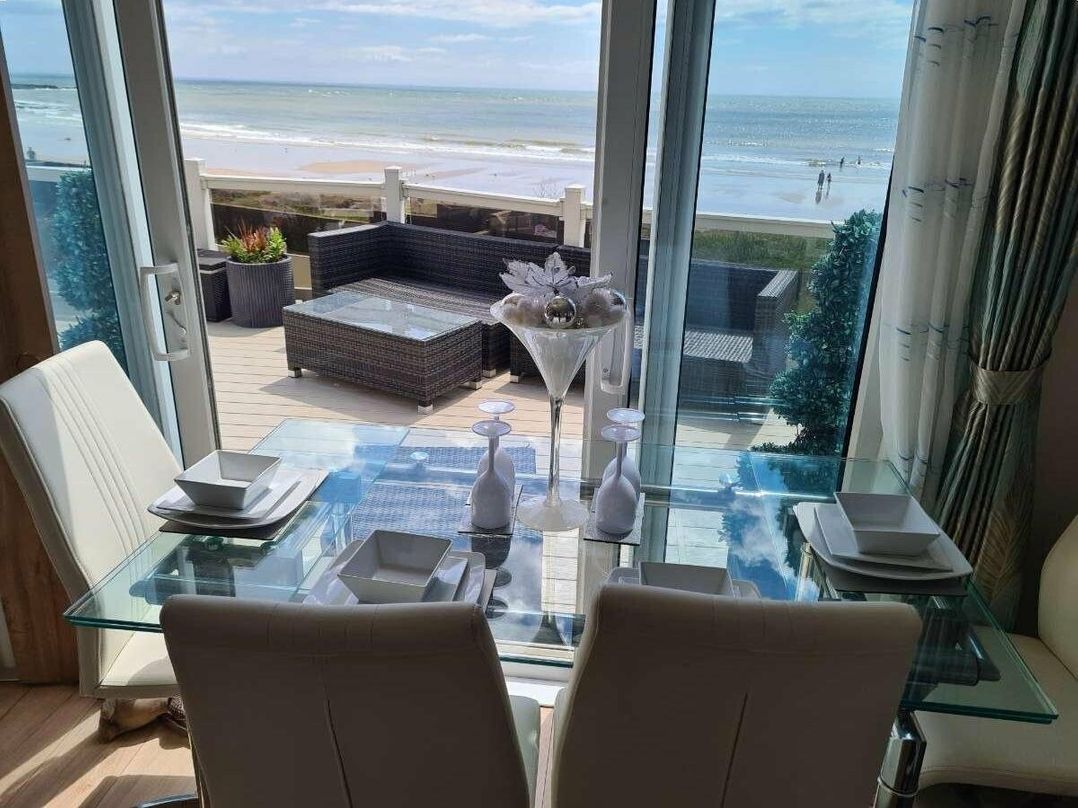 Trecco Bay - Holiday Accommodation 13037