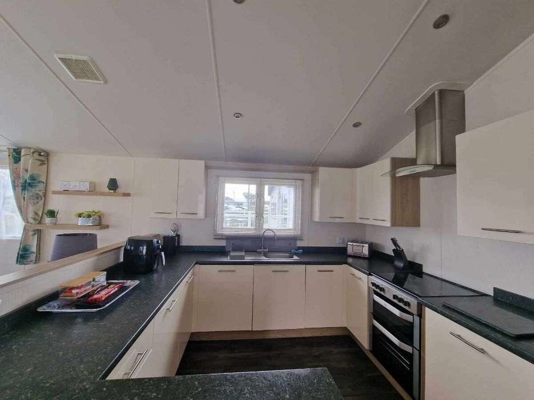 Trecco Bay - Holiday Accommodation 13251