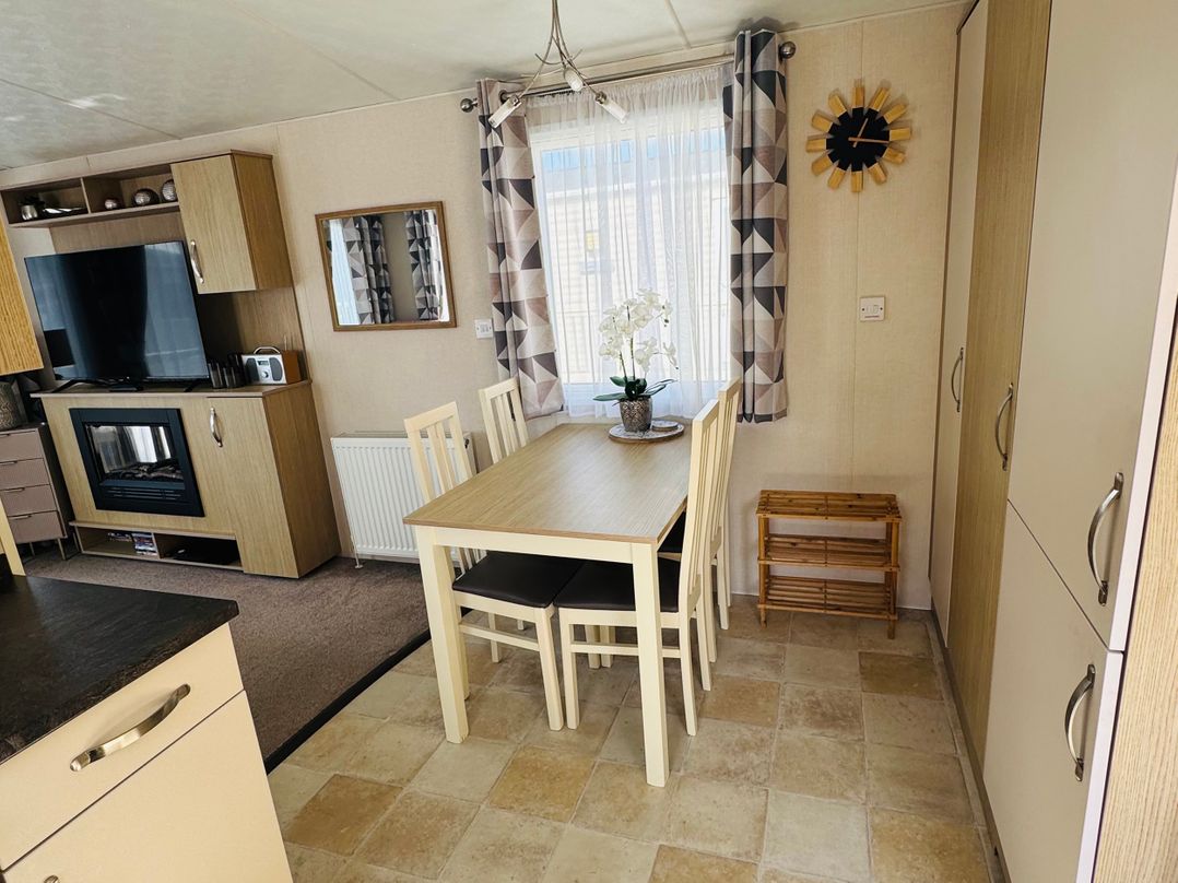 Golden Palm Resort - Holiday Accommodation 13363