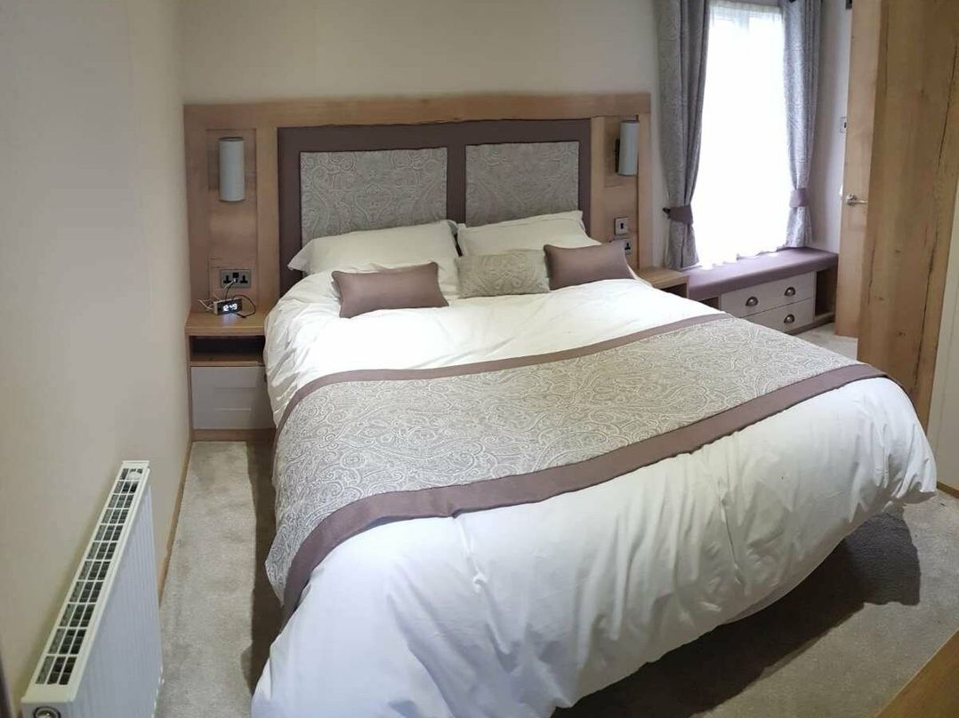 Broadland Sands - Holiday Accommodation 13601