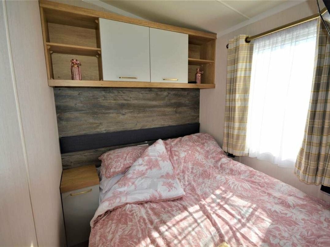 Devon Cliffs Holiday Park - Holiday Accommodation 13632