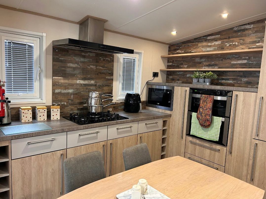 Marton Mere Holiday Village - Holiday Accommodation 13918