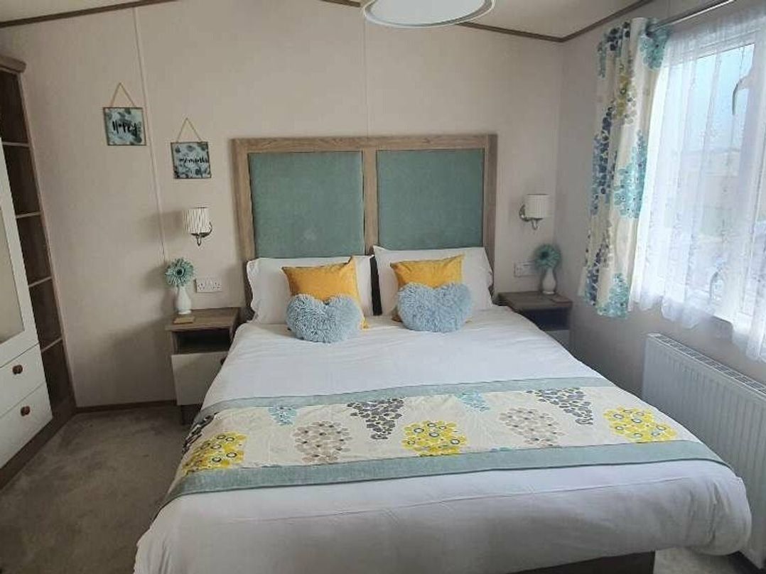 Golden Palm Resort - Holiday Accommodation 13998