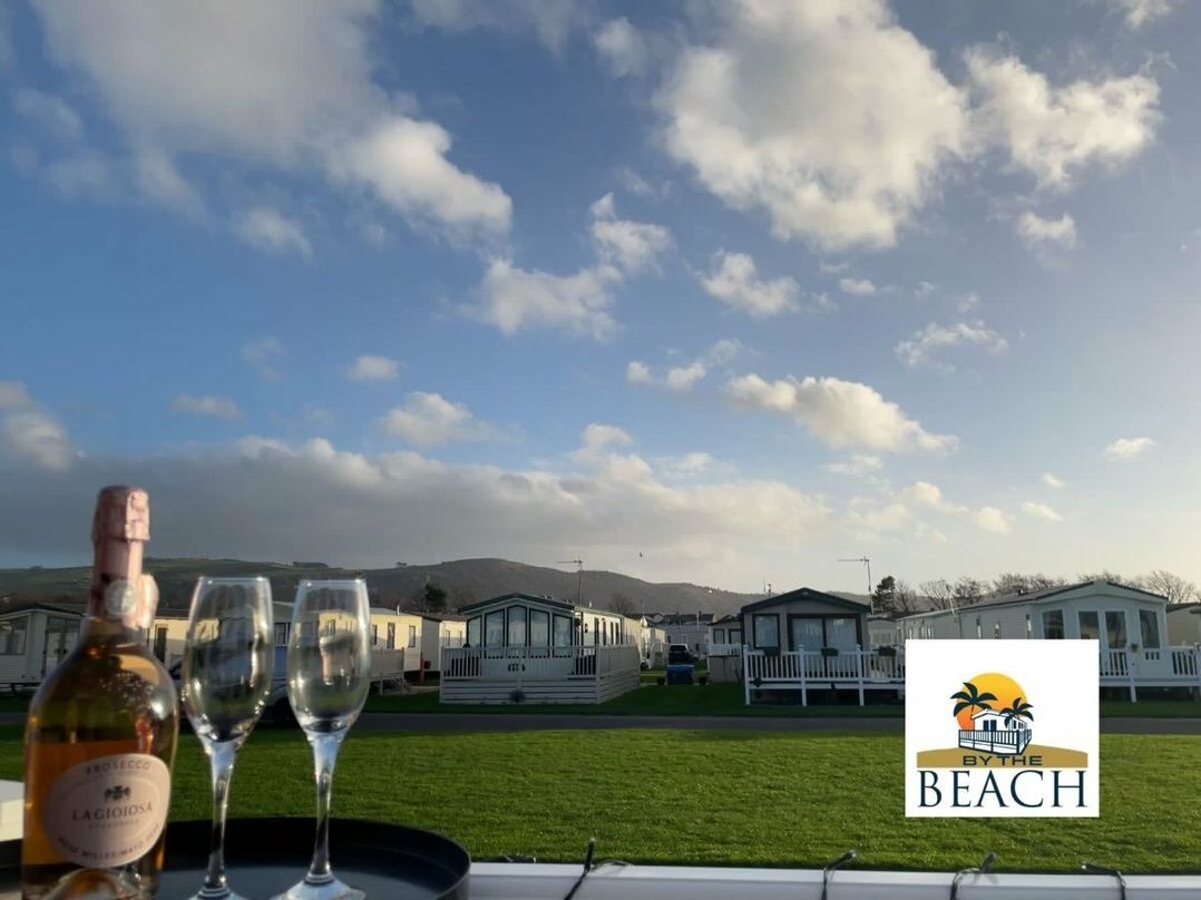 Lido Beach Holiday Park - Holiday Accommodation 14114