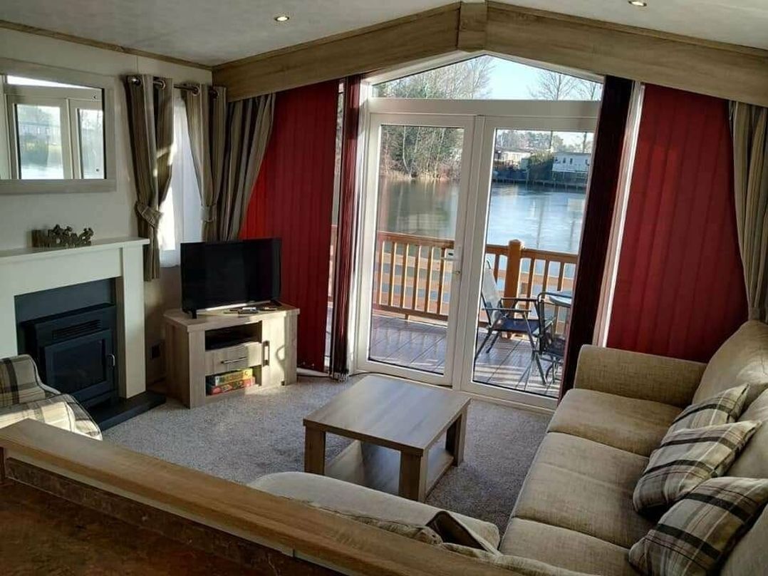 Tattershall Lakes Country Park - Holiday Accommodation 14571