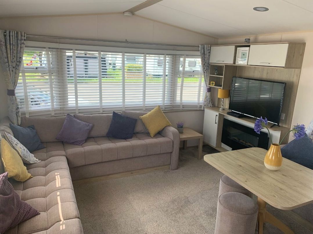 Manorbier Country Park - Holiday Accommodation 14577