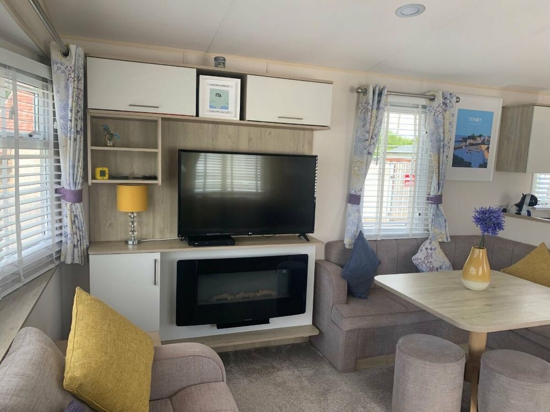 Manorbier Country Park - Holiday Accommodation 14577