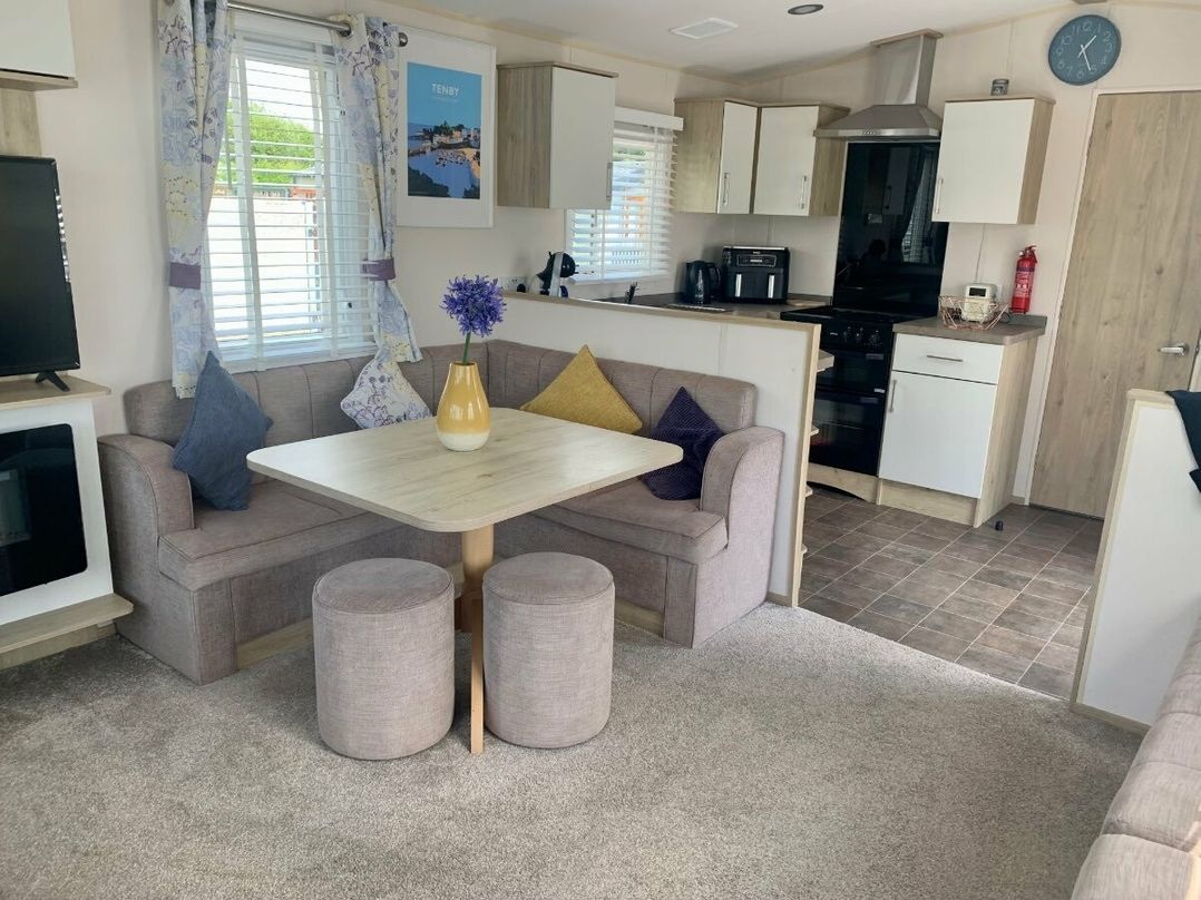 Manorbier Country Park - Holiday Accommodation 14577