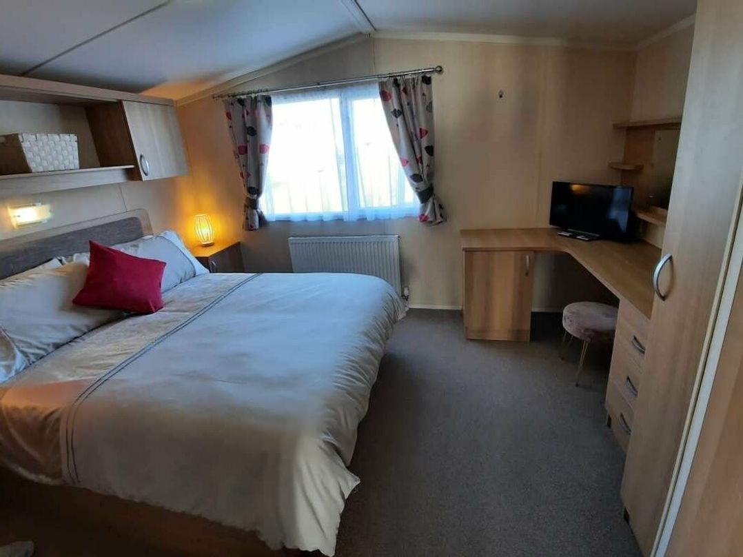 Hopton Holiday Village - Holiday Accommodation 14720