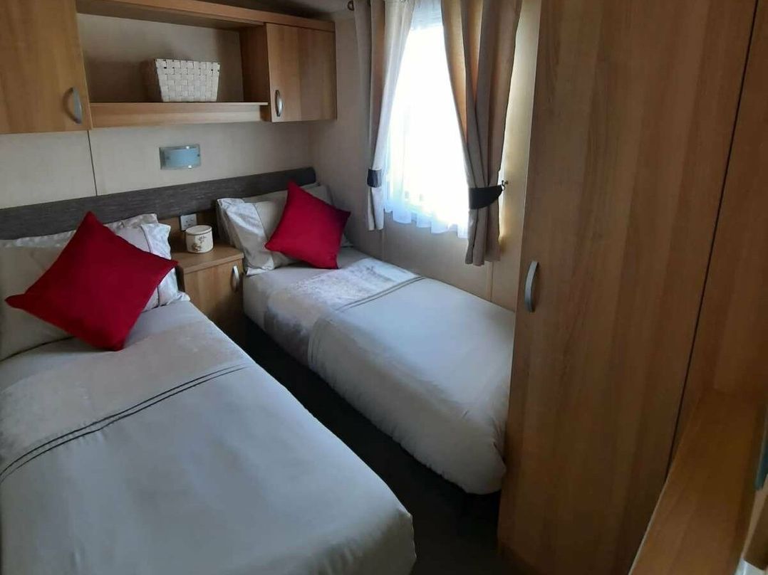 Hopton Holiday Village - Holiday Accommodation 14720