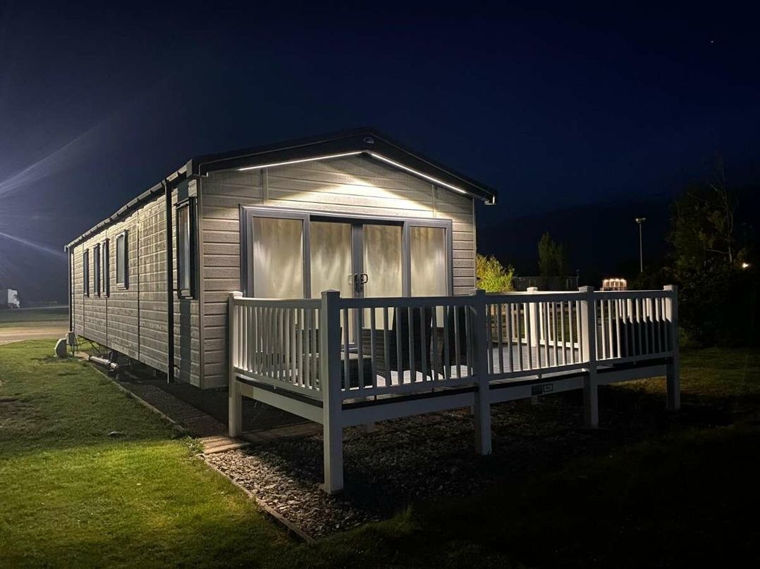 Golden Sands - Holiday Accommodation 14757