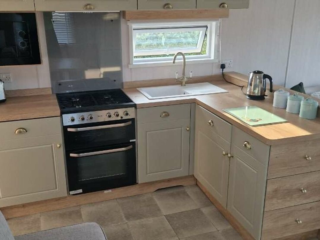 Golden Sands - Holiday Accommodation 14757