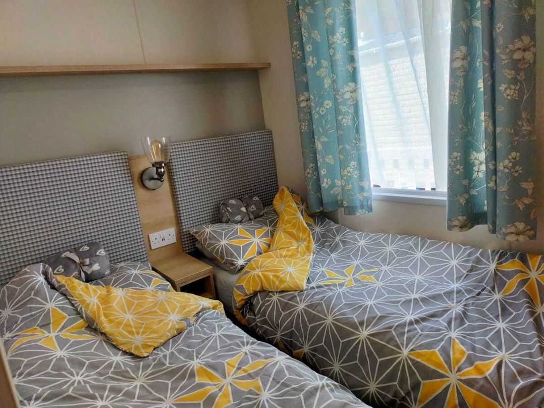 Pendine Sands - Holiday Accommodation 15127