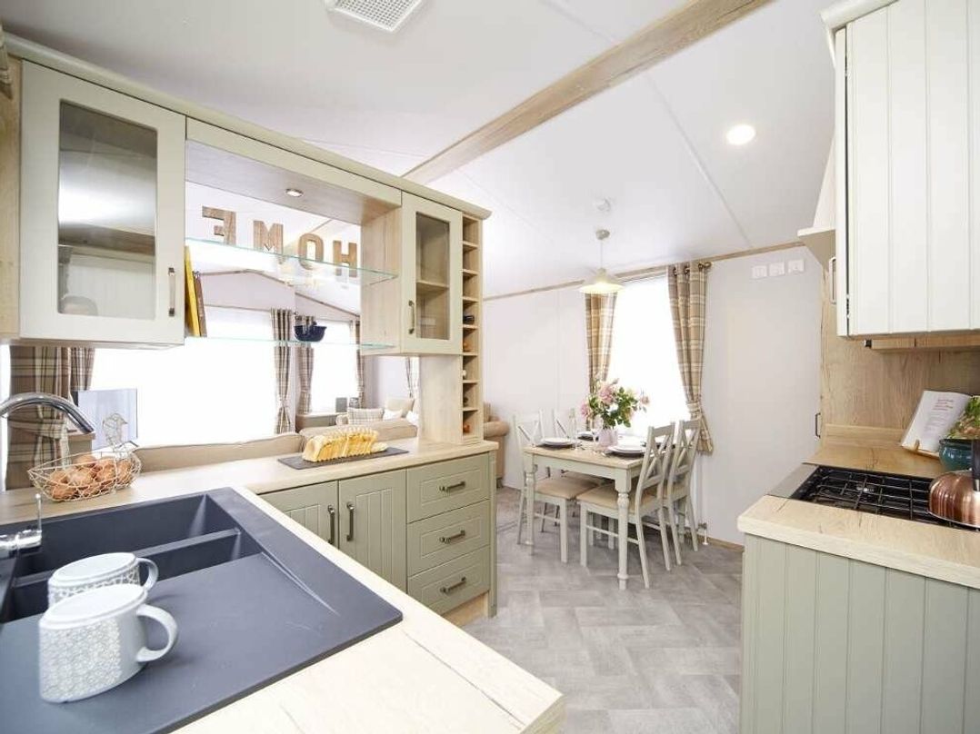 7 Lakes Country Park - Holiday Accommodation 15238