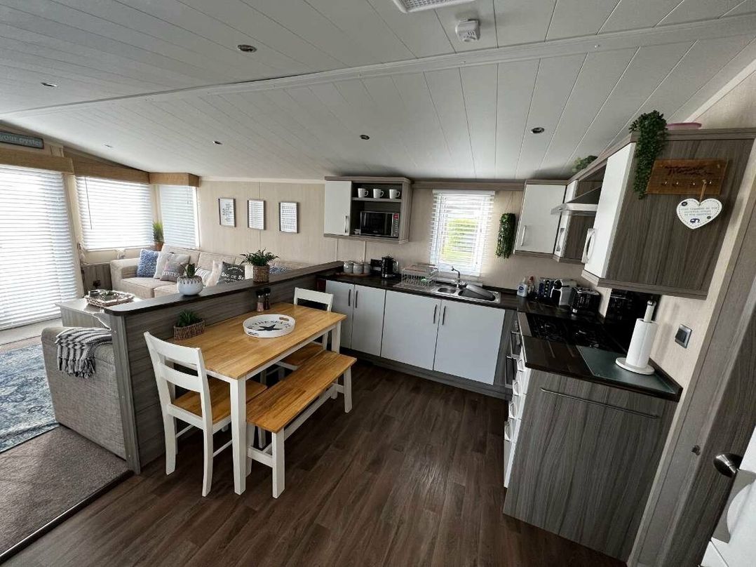 Lydstep Beach - Holiday Accommodation 15281