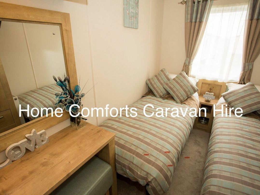 Golden Gate Holiday Centre - Holiday Accommodation 1551